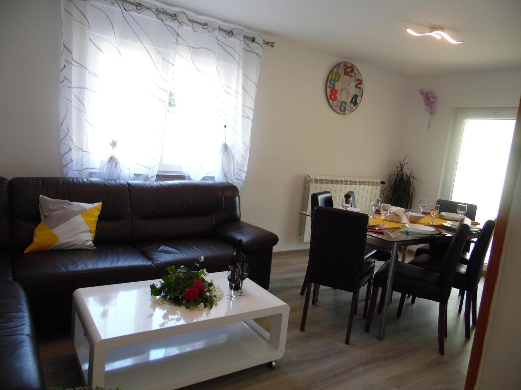Apartment Hana *